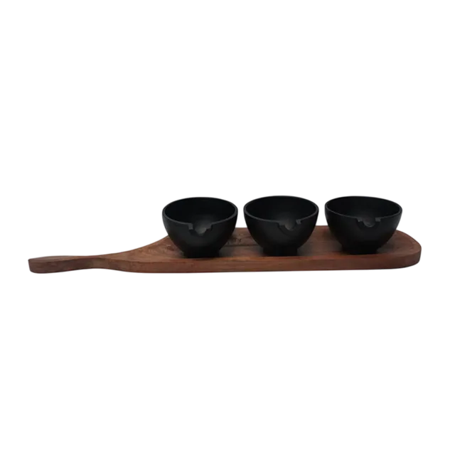 cast iron bowls with wooden tray