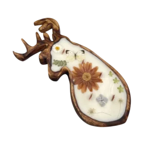 Scented soy wax candle with Reindeer wooden bowl