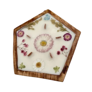 Scented soy wax candle with wooden geometric bowl
