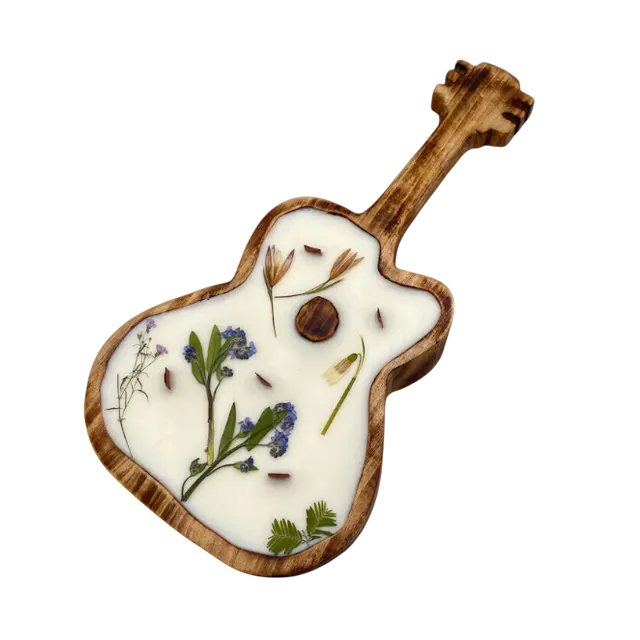 Scented soy wax candle with wooden guitar bowl